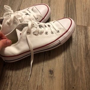 White all star converse size 7 woman’s